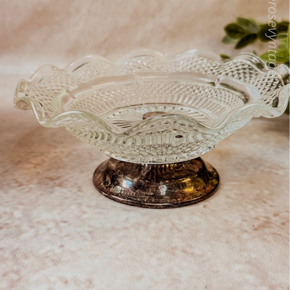 Glass Ruffled Edge Compote Dish - Picture 3 of 7